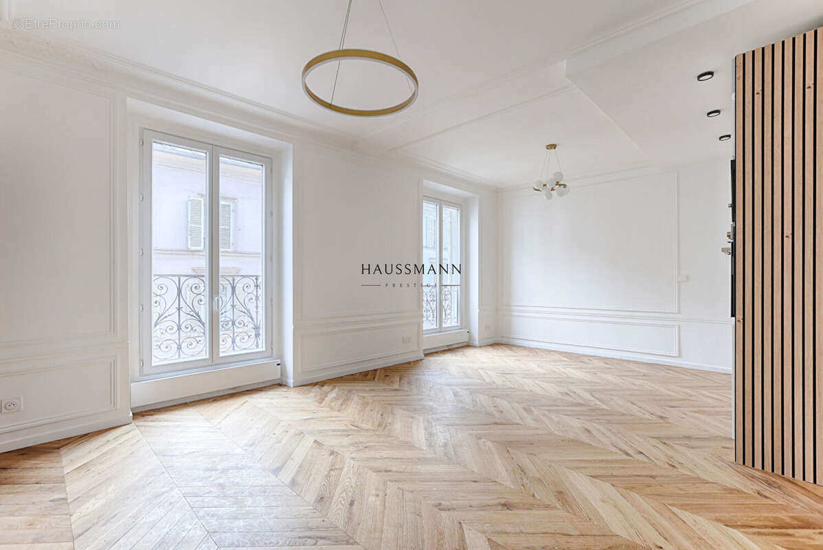Appartement à PARIS-17E