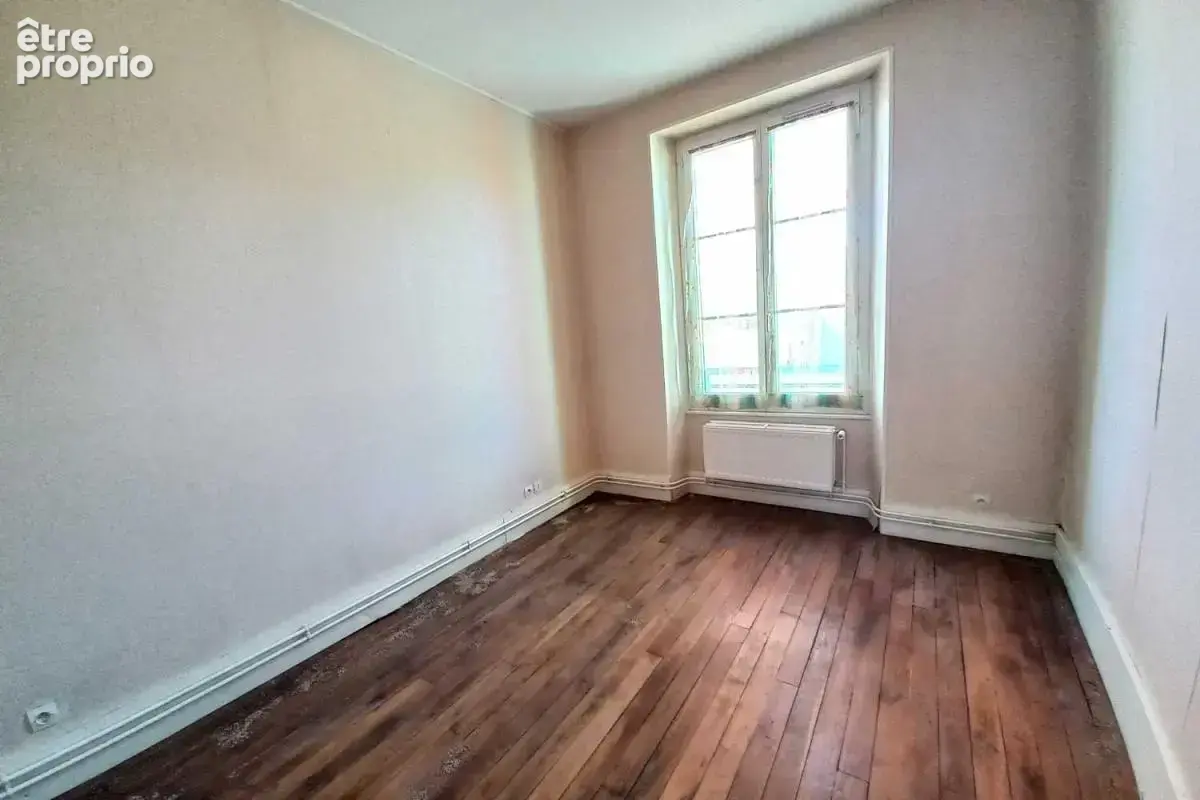 Appartement à VARENNES-VAUZELLES