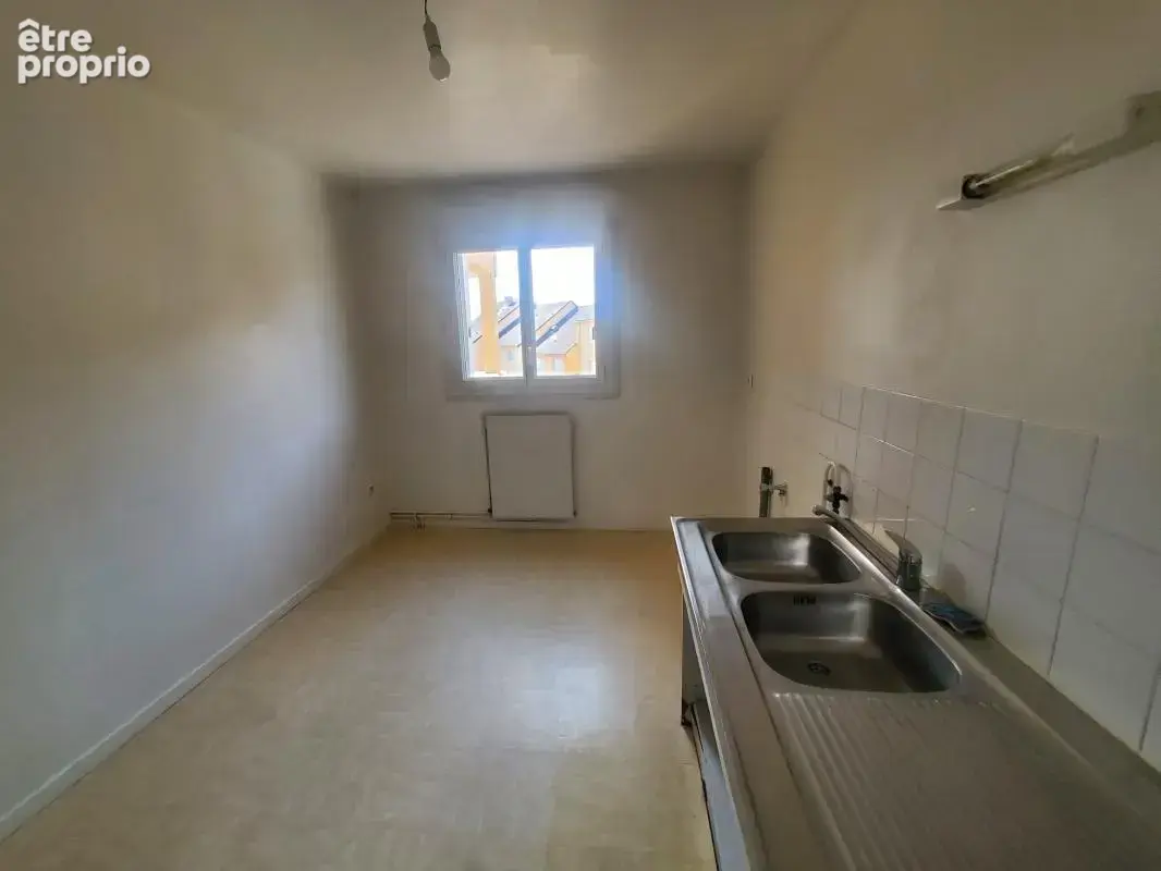 Appartement T4 A NANTES proche ZOLA- 3ème étage - photo 5