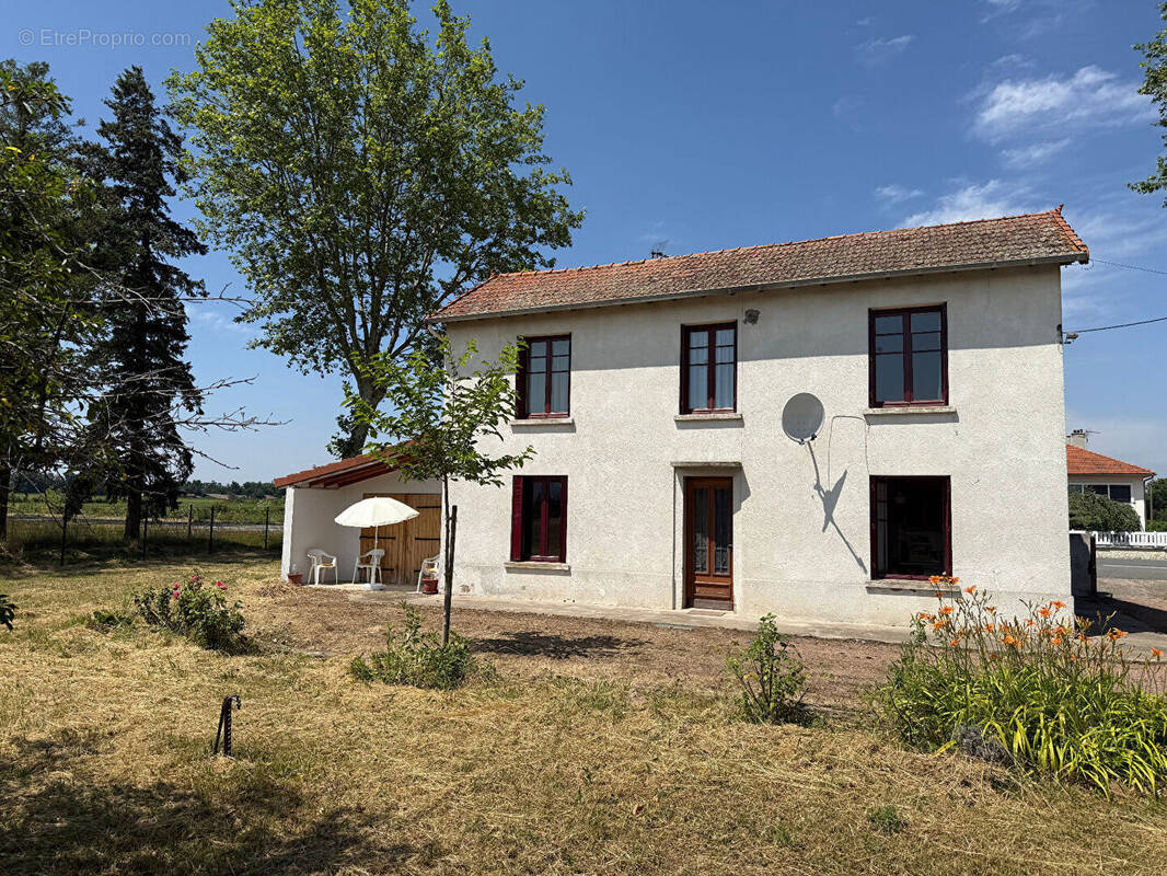 Maison à POUILLY-LES-NONAINS