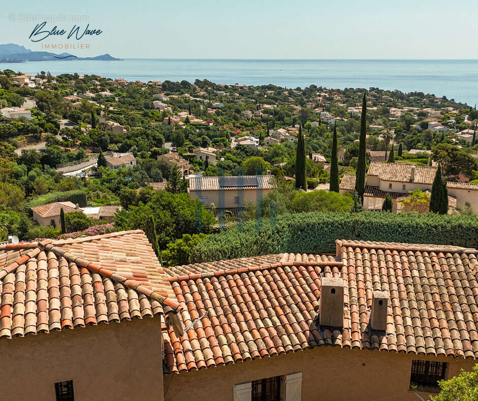 Maison à ROQUEBRUNE-SUR-ARGENS