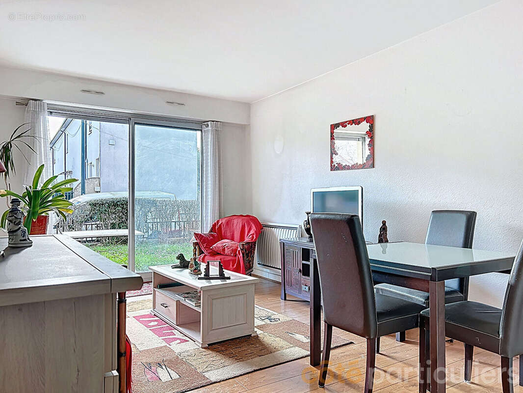 Appartement à SAINT-MAUR-DES-FOSSES