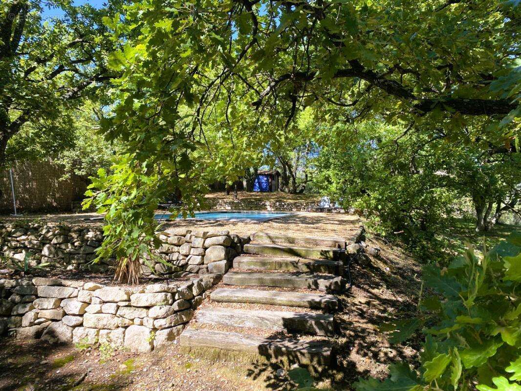 Maison à LE PUY-SAINTE-REPARADE