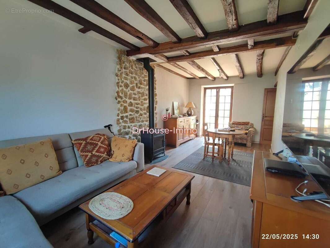 Maison à CRECY-LA-CHAPELLE