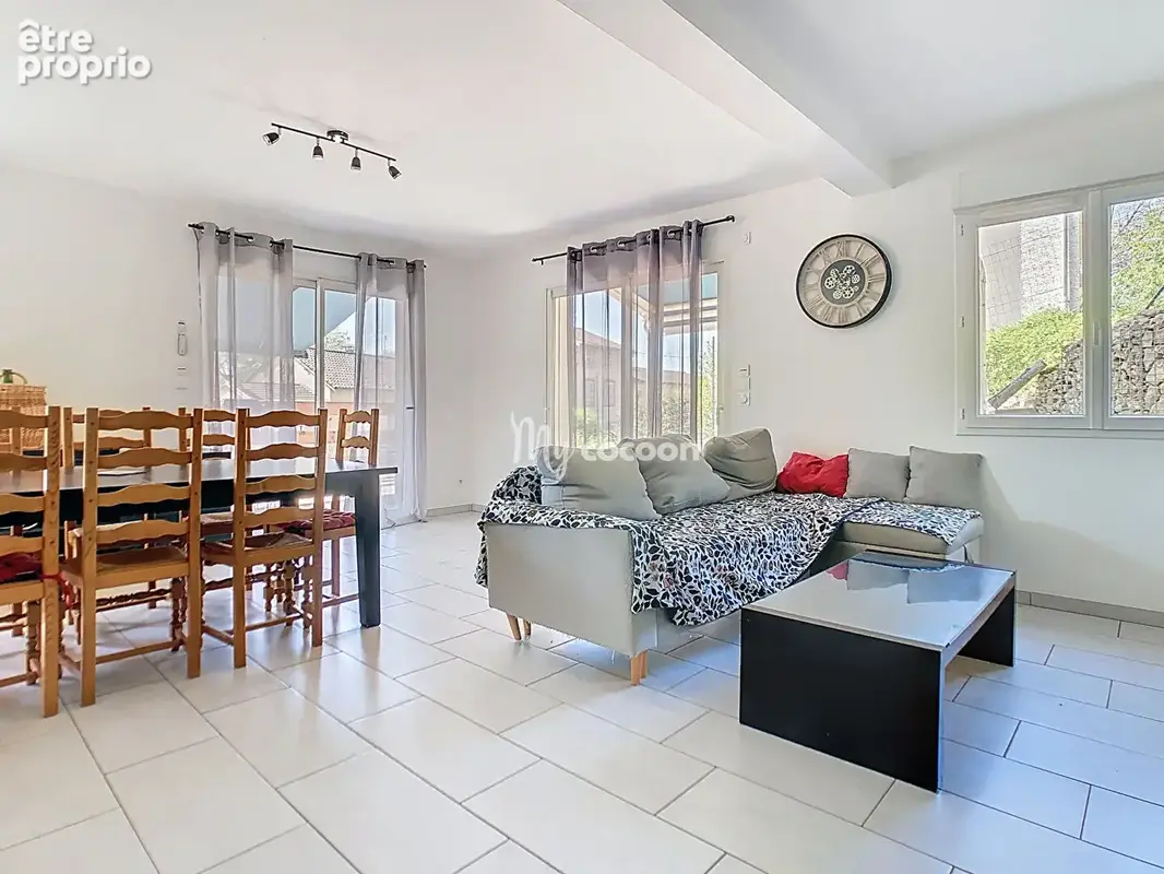 Maison - T5 -110 m² - photo 7