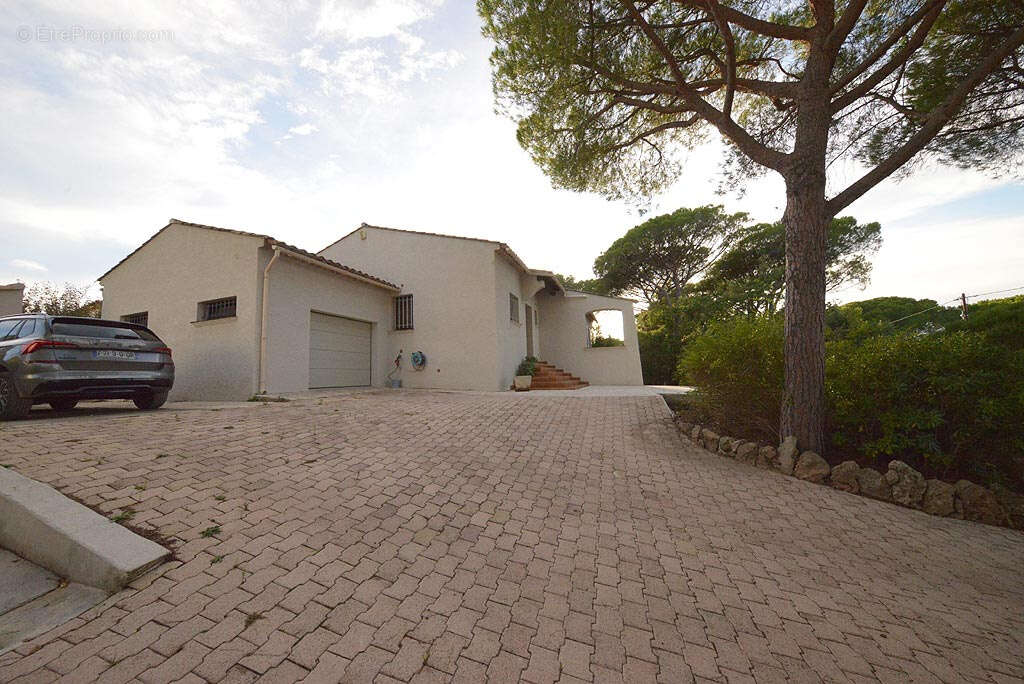 Maison à PUGET-SUR-ARGENS