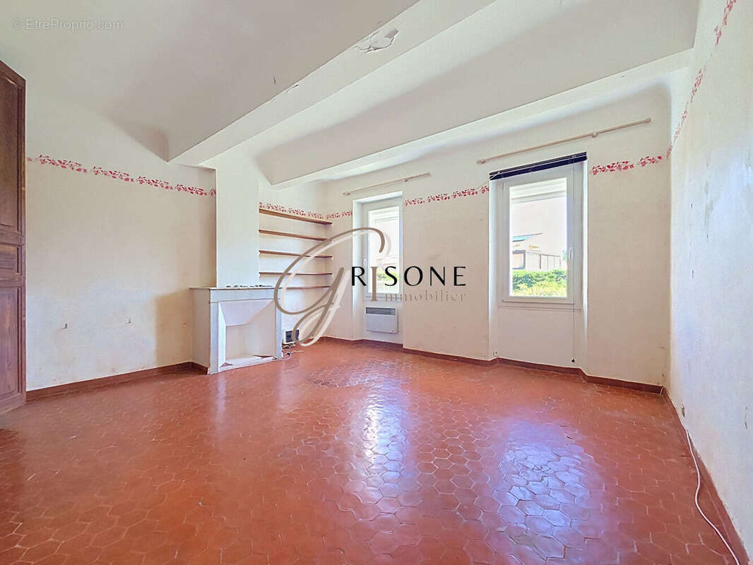 Maison de village authentique de 150 m² à Six-Fours-les-Plages - photo 8