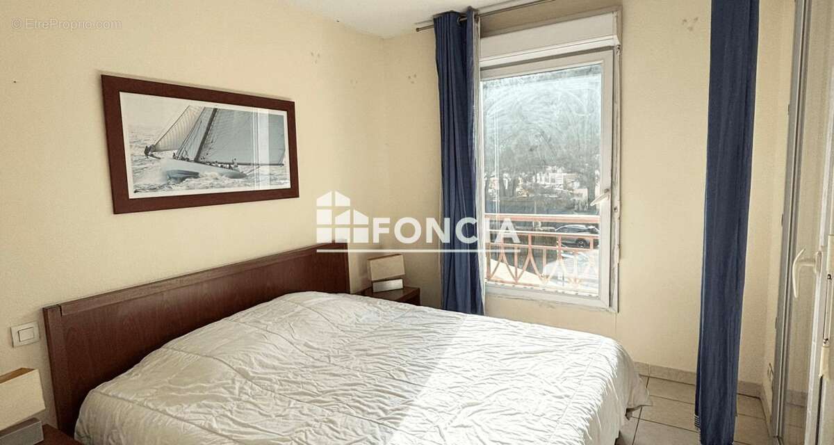 BAISSE DE PRIX !!!  Charmant 2 pièces avec terrasse - Grand parking en S/S à 5 min des plages et de La Napoule  Résidence avec p - photo 5