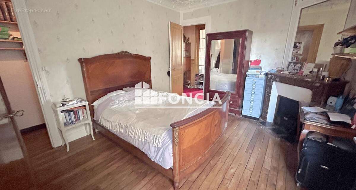 Appartement à PARIS-11E