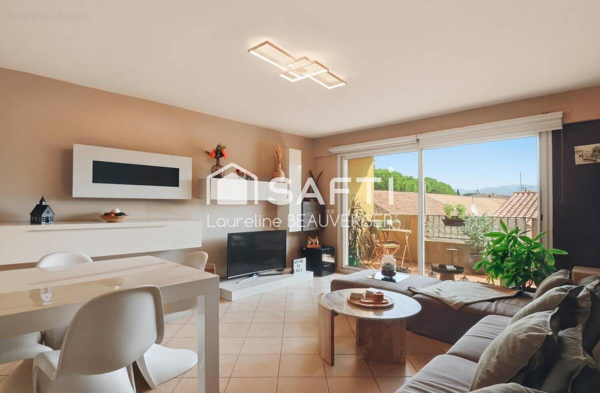 Photo 1 - Appartement à LA LONDE-LES-MAURES