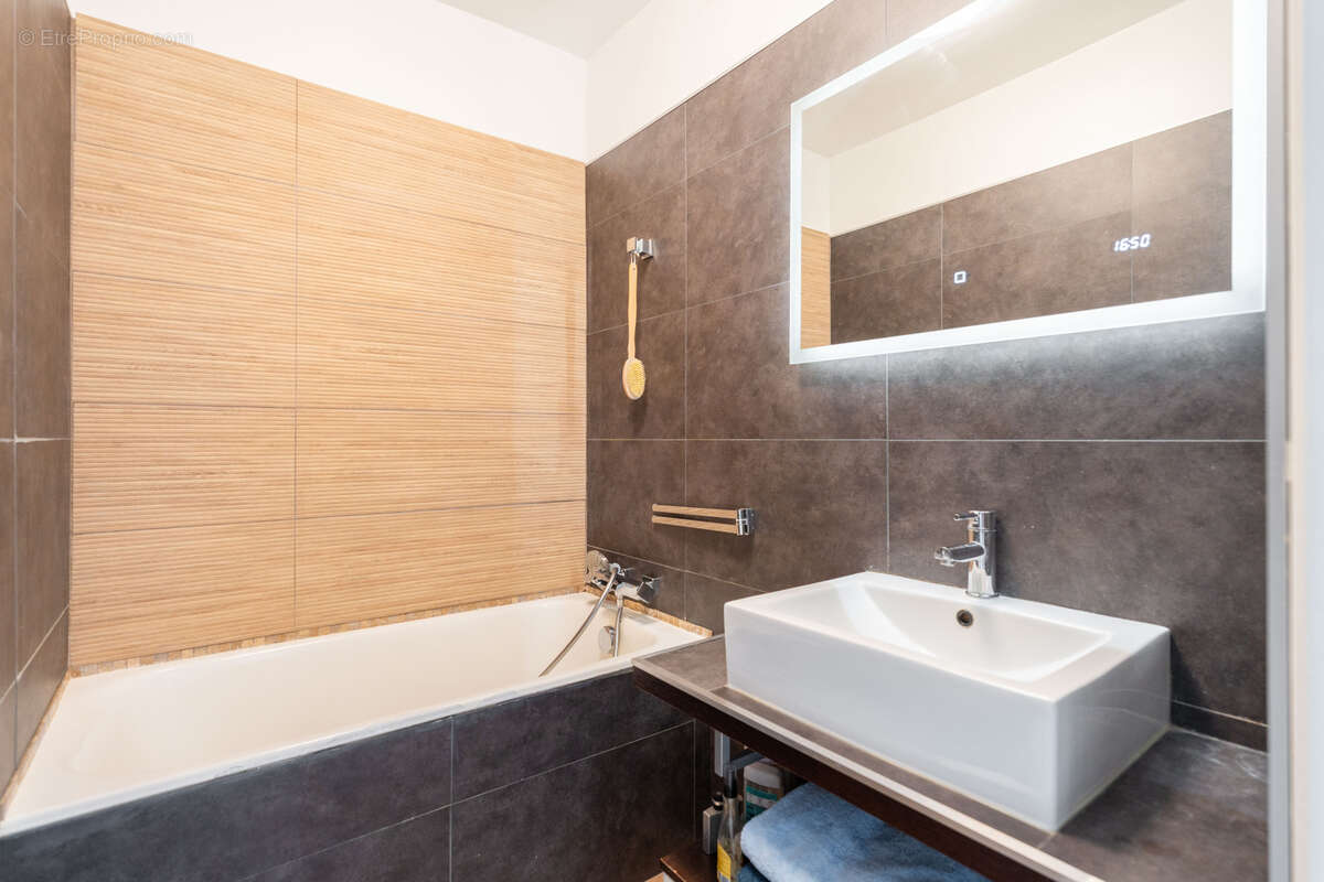 Appartement à MARSEILLE-9E
