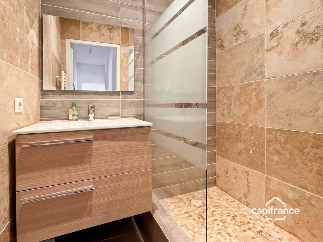 Appartement de charme 4 pièces avec terrasses et vue exceptionnelle à FAYENCE (83) - photo 16