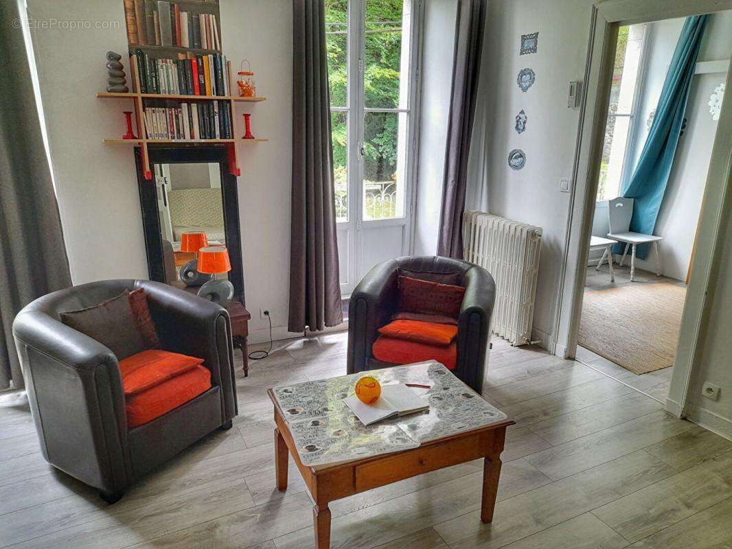 Appartement entièrement rénové avec balcons - photo 2