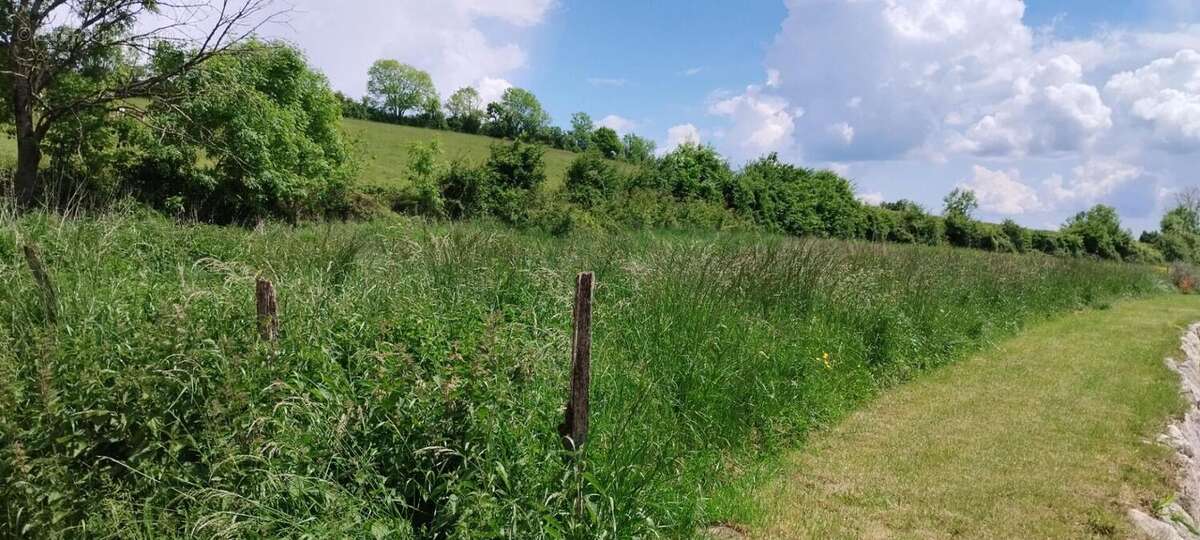 Terrain à POUILLY-EN-AUXOIS