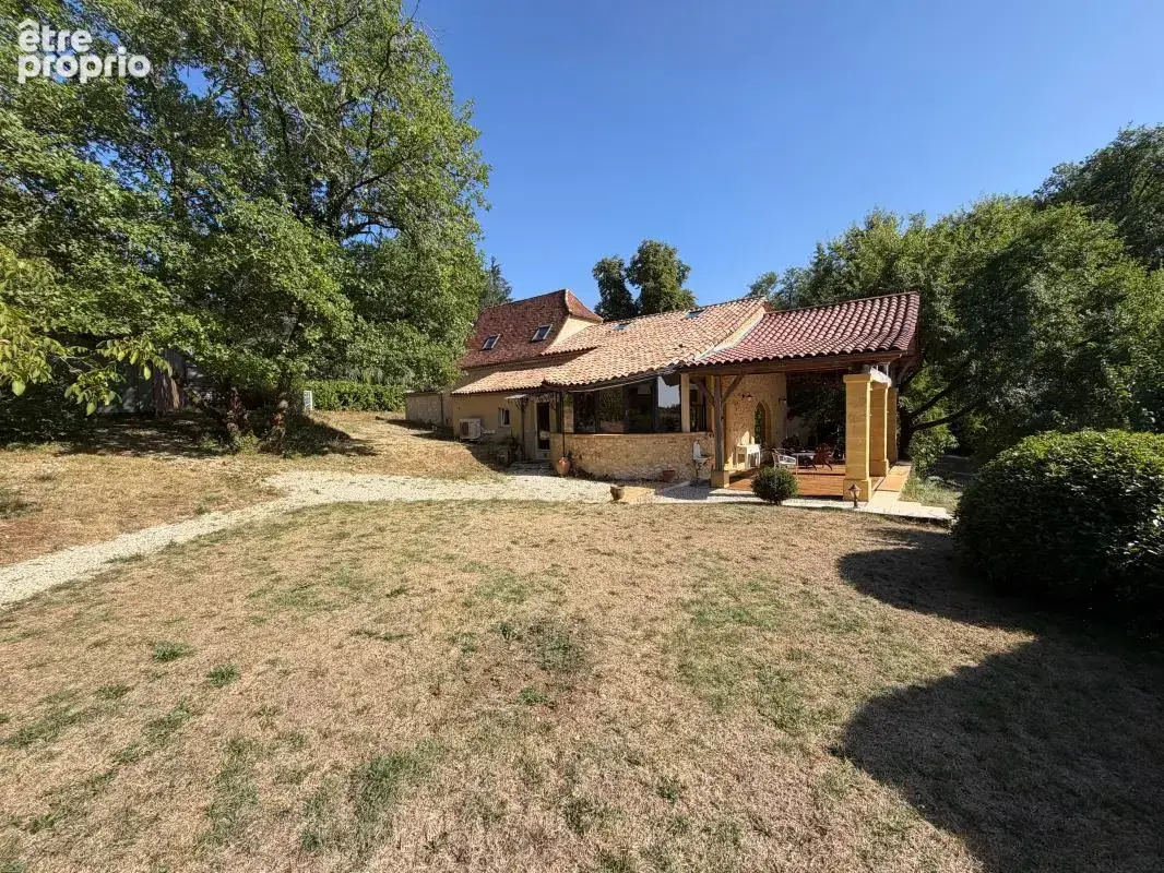 Lalinde — Ancien corps de ferme périgourdin rénové, piscine et dépendances - photo 2