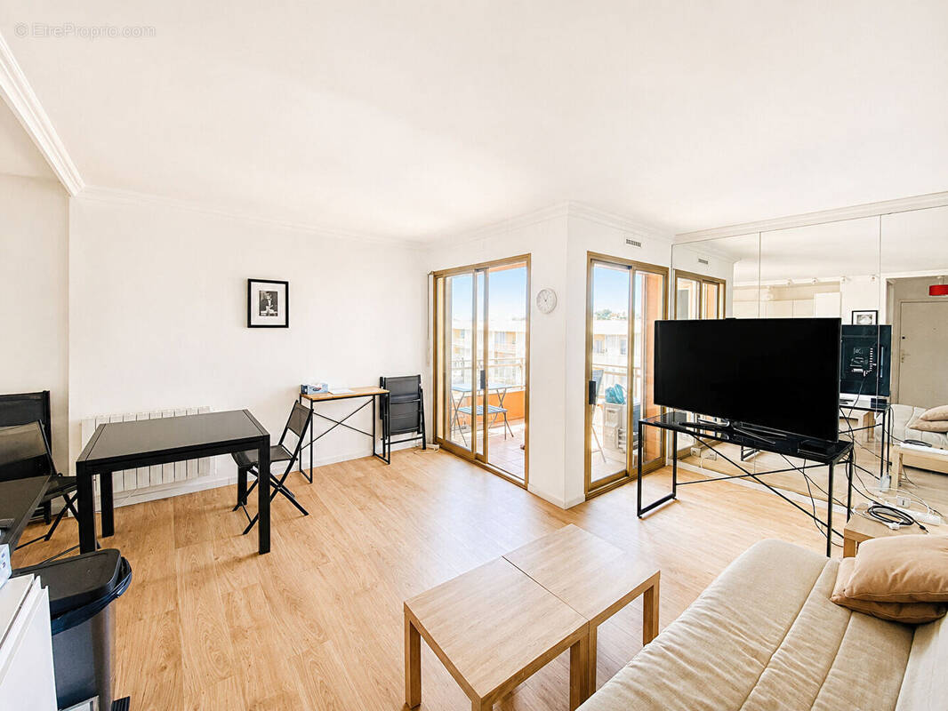 Appartement à LE CANNET