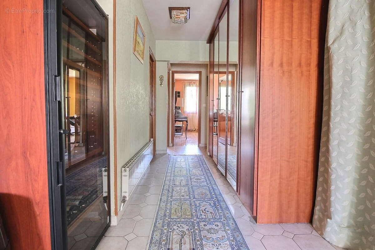 Appartement à L'ILE-SAINT-DENIS