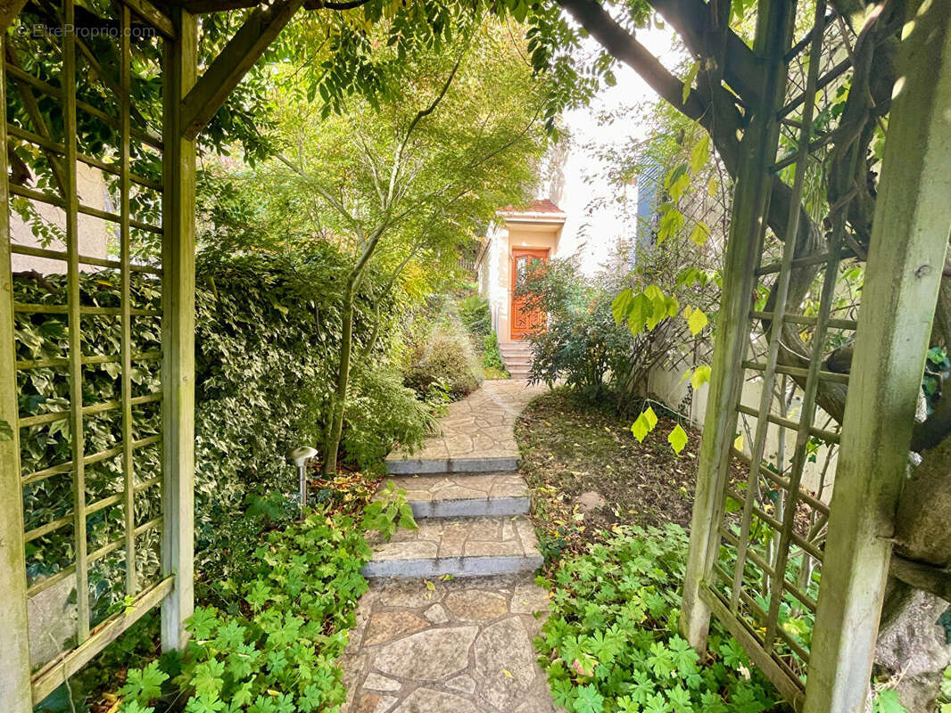 Maison à GIF-SUR-YVETTE