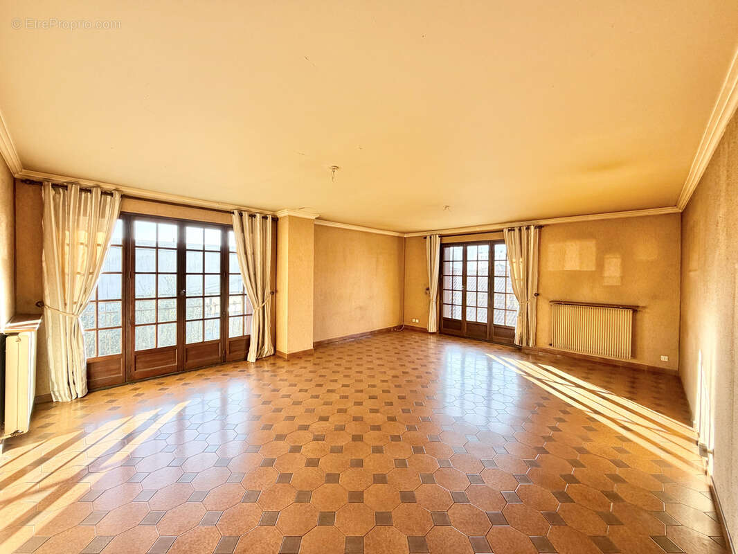 Appartement à FONTAINE