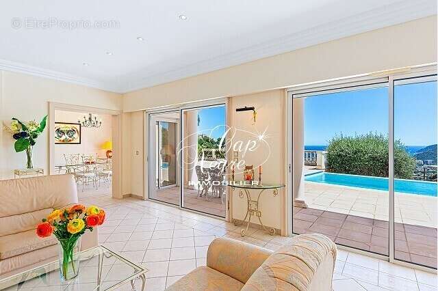 Maison à MANDELIEU-LA-NAPOULE