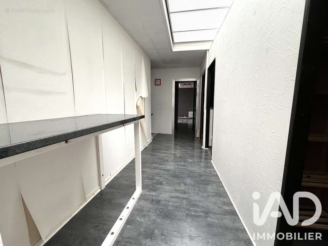 Commerce 252 m² à Claye-Souilly  - photo 8