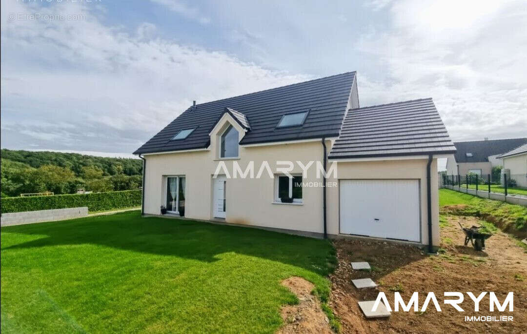 Maison à SAINT-PIERRE-EN-VAL