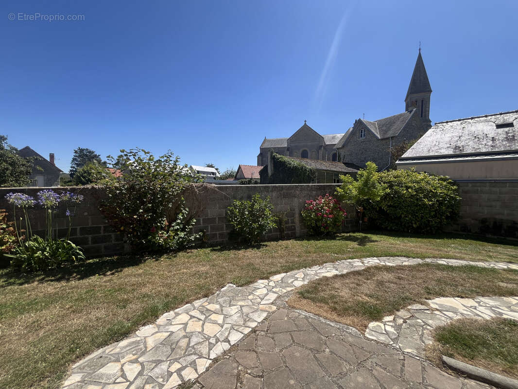 Maison 92 m² à Port-En-Bessin-Huppain  - photo 14