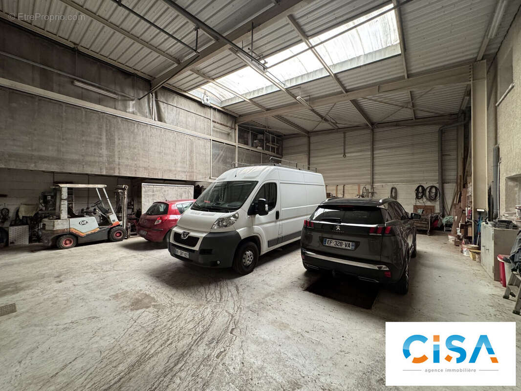 Commerce à VERNEUIL-EN-HALATTE