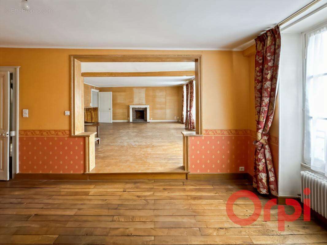 Appartement à SAINT-AMAND-MONTROND