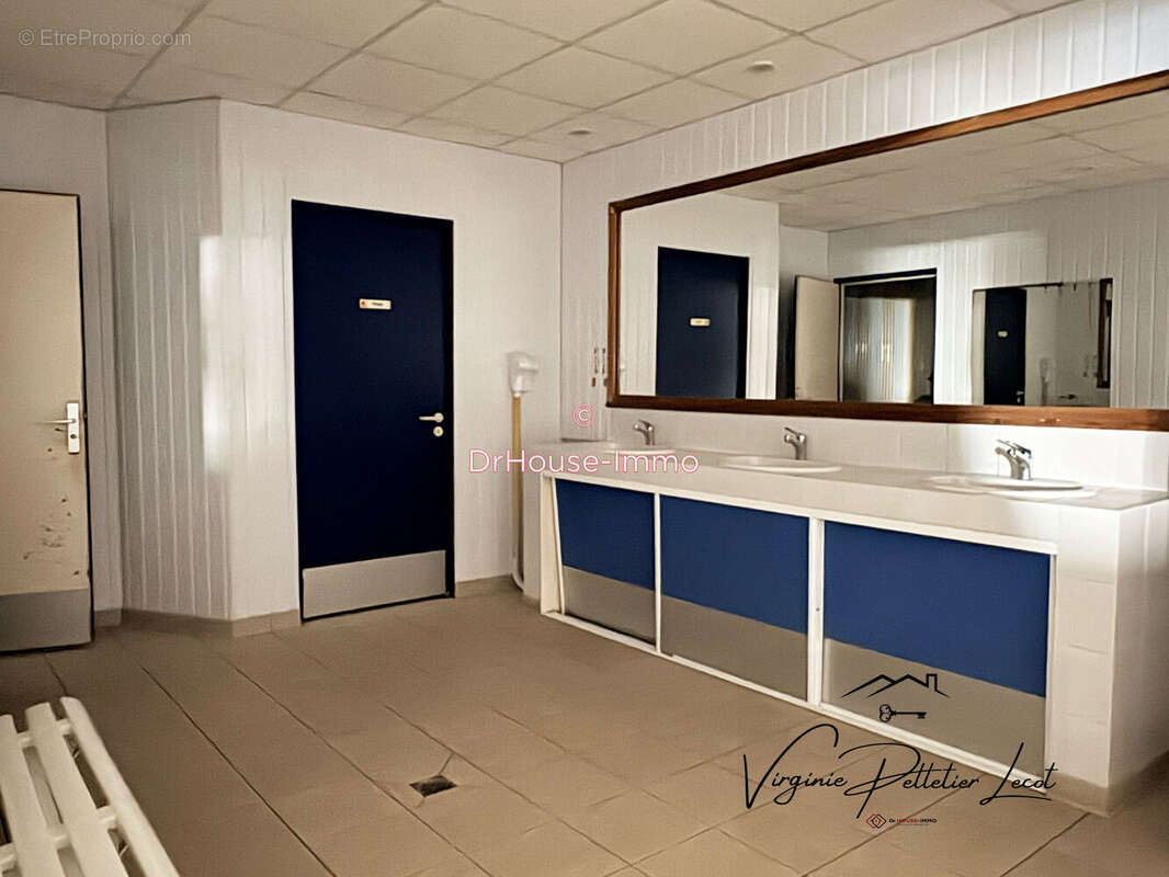 1990 m² à Fontenay-Le-Comte  - photo 16