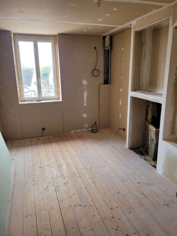 Maison à COSSAYE