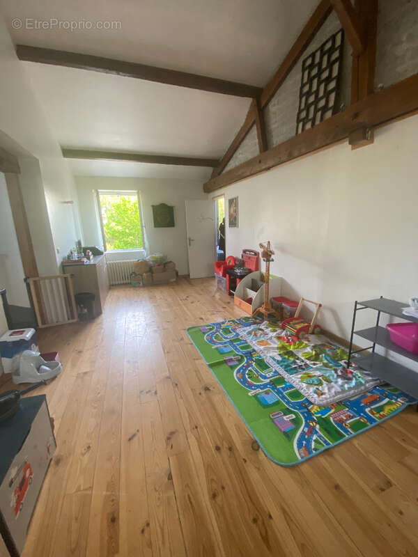 Maison à TREMBLAY-LES-VILLAGES