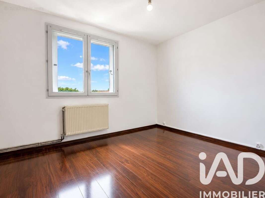 Appartement 75 m² à Charleville-Mezieres  - photo 4