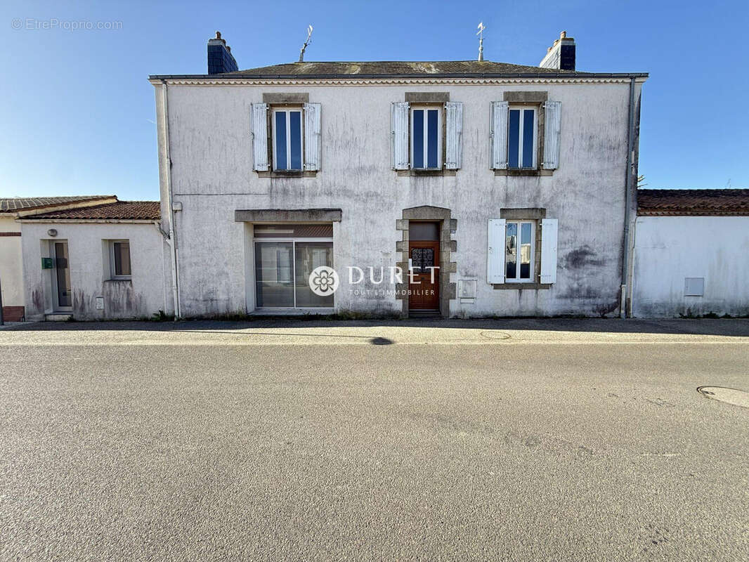 Maison à NIEUL-LE-DOLENT