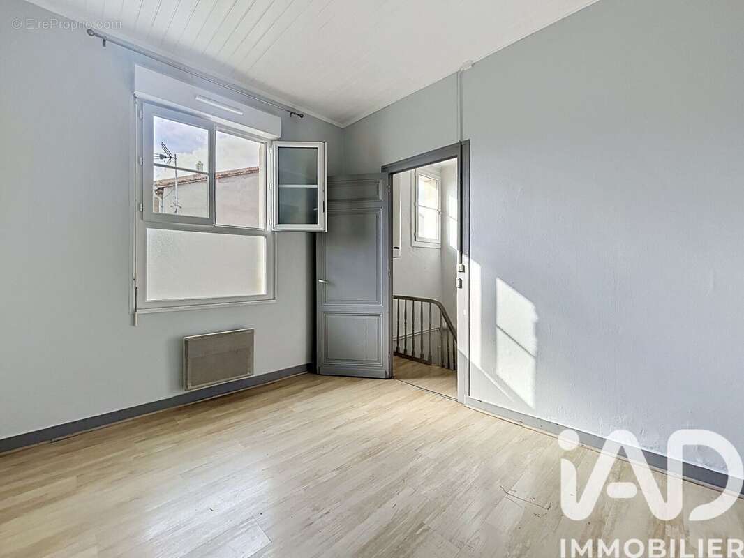 Appartement 270 m² à Guitres  - photo 6