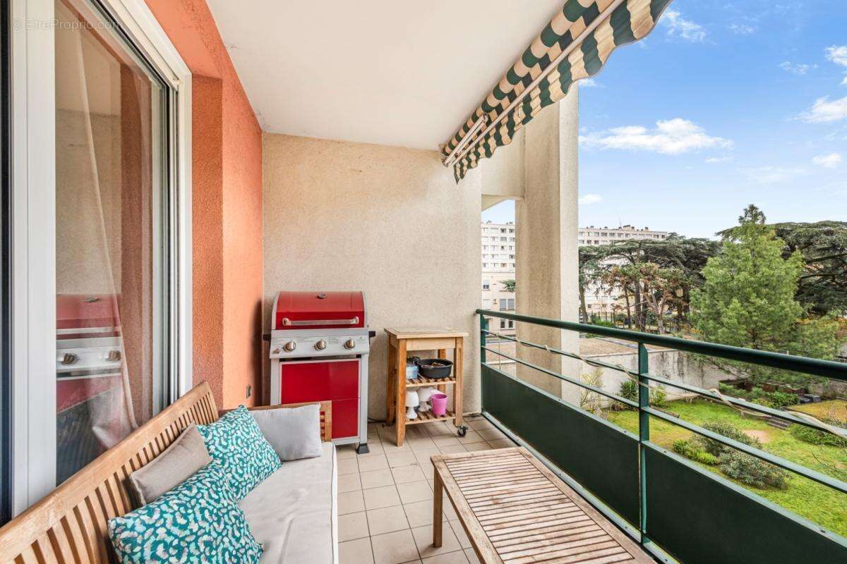 Très bel appartement T5 rénové VILLEURBANNE (69) - photo 4