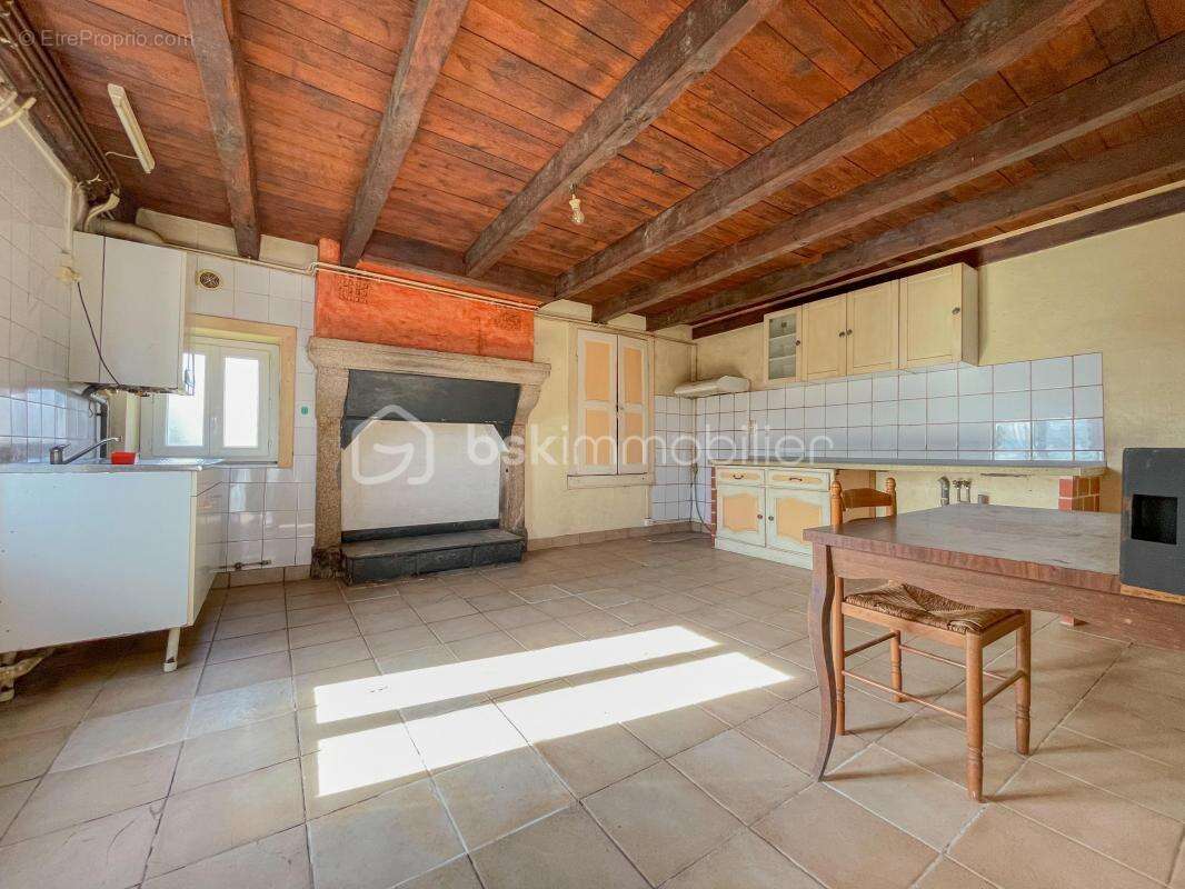 Maison à SAINT-GENCE