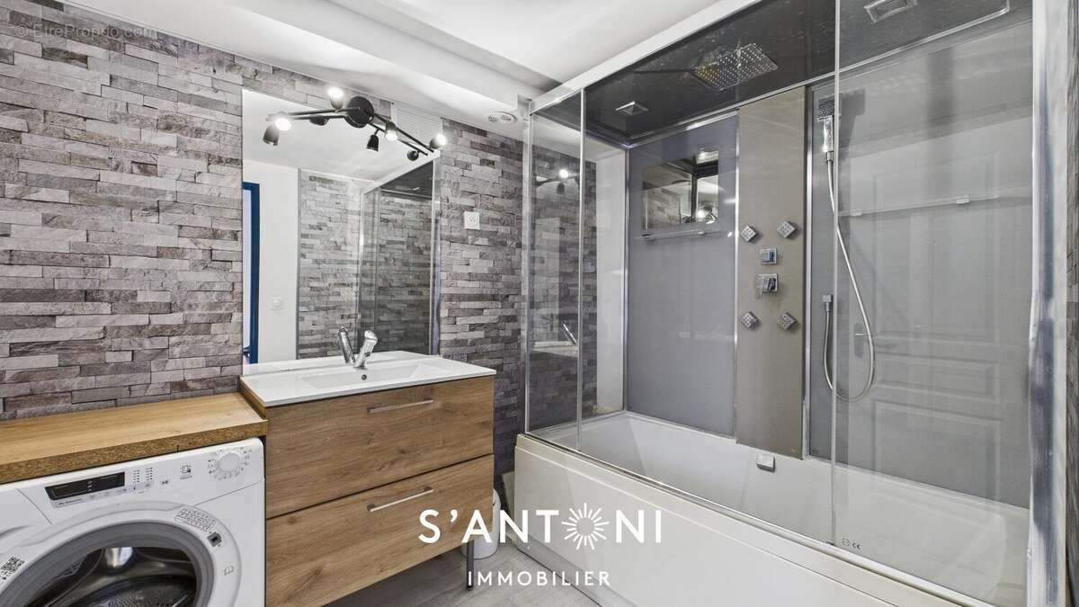 Appartement à BESSAN