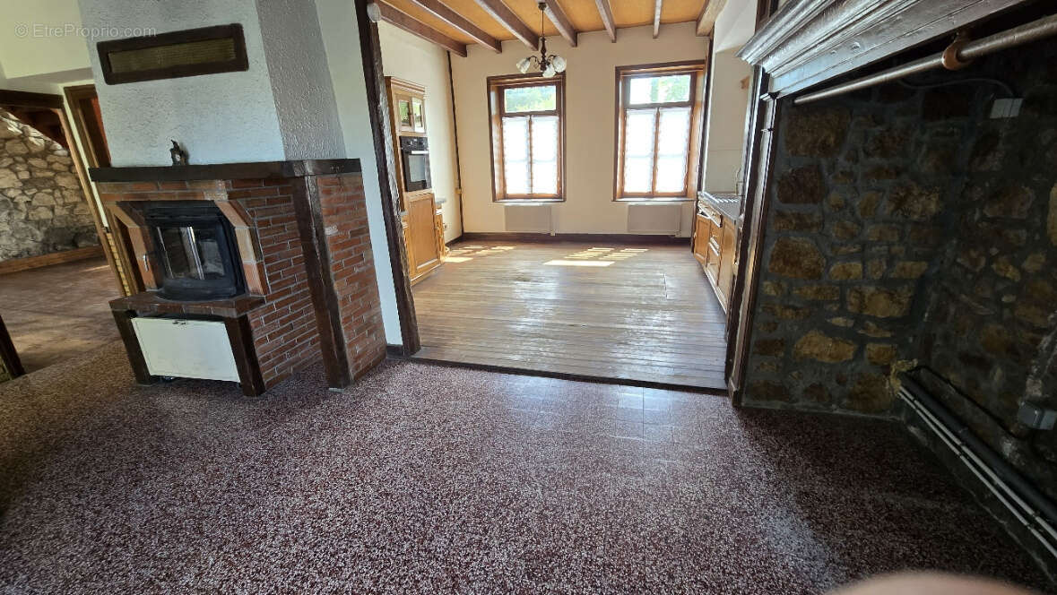 réf 4012 - Maison type longère aux beaux volumes avec grande dépendance et jardin clos - - photo 11