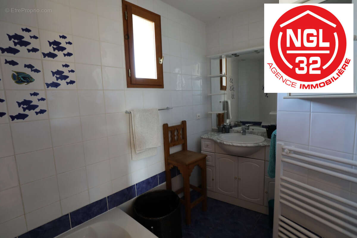 Appartement 98 m² à Mesigny  - photo 8
