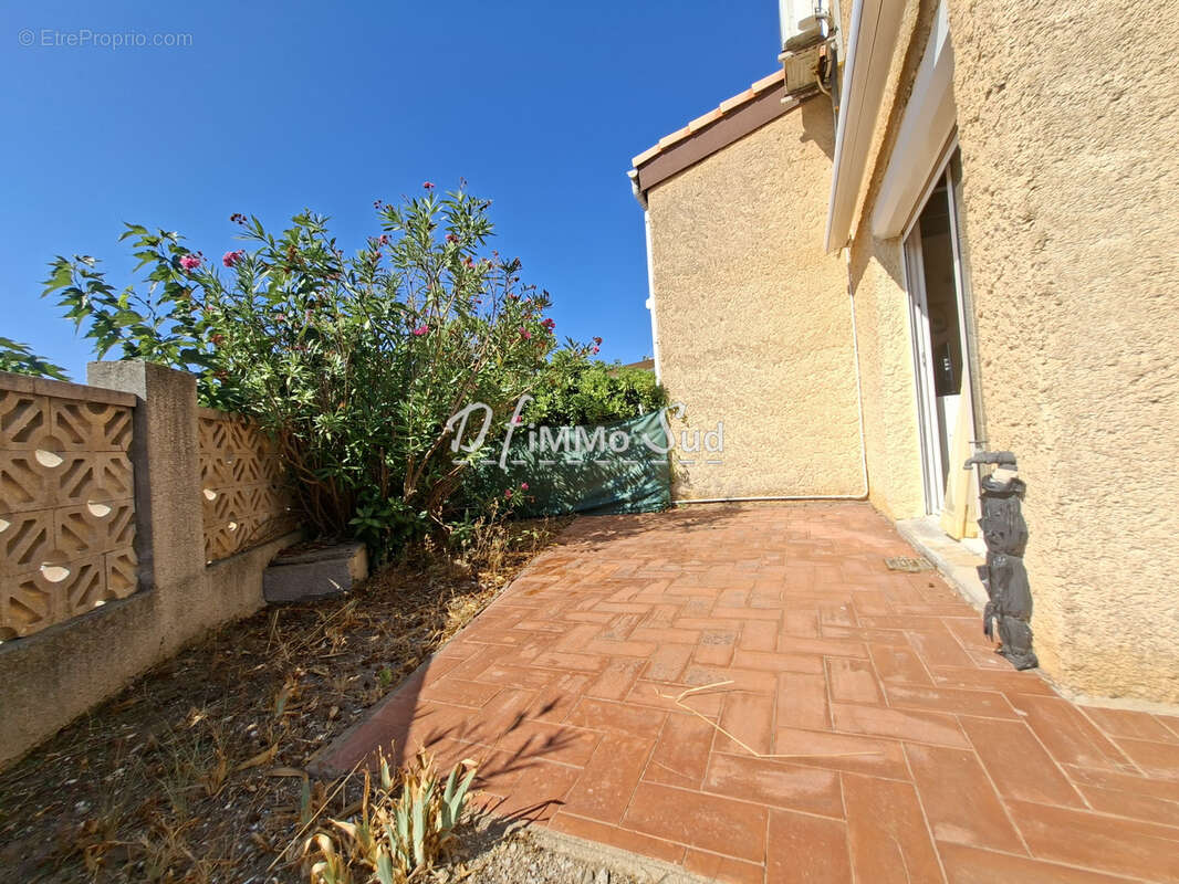 Maisonnette vue mer : le cocon ideal avec une double chambre, exterieur et place de parking - photo 3