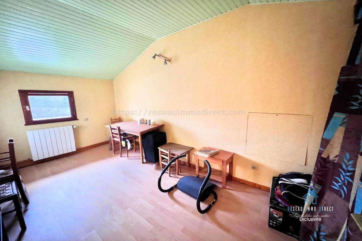 Maison à SAINT-SIMEON-DE-BRESSIEUX