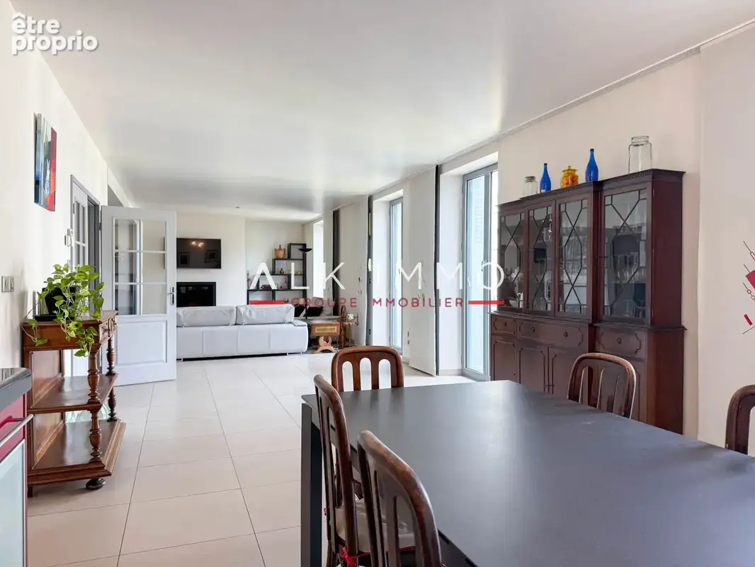 Appartement de standing de 200 m2 dans ancien hôtel particulier - photo 2