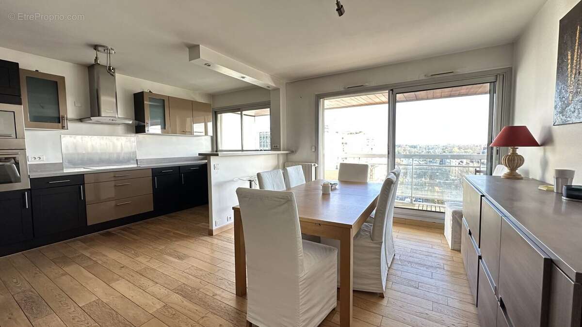 Appartement à SURESNES