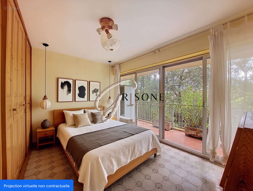 Appartement à SIX-FOURS-LES-PLAGES