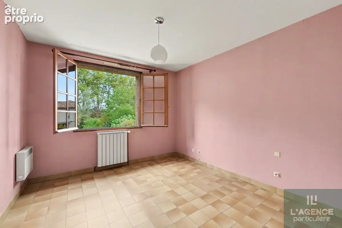 Maison T5 de 145 m2 avec comble de 152 m2 et sous-sol de 157 m2 sur un terrrain arboré de 2500 m2 - photo 13