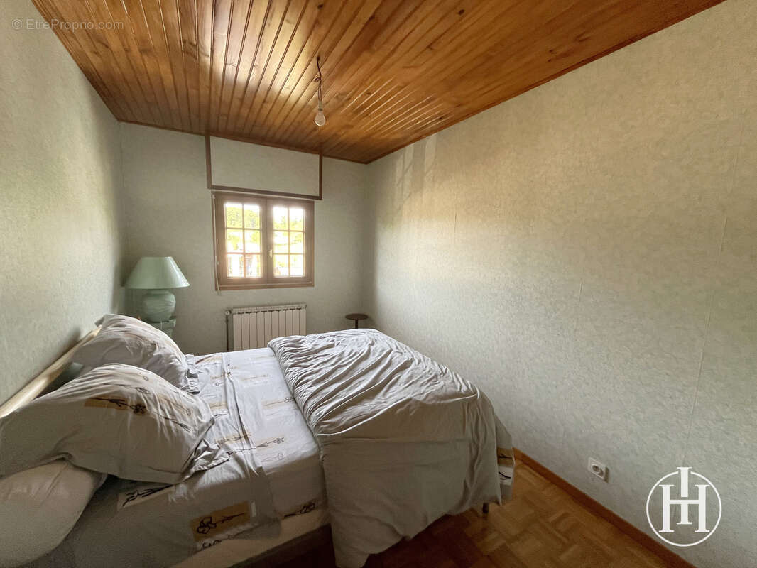 Maison à SAINT-BONNET-TRONCAIS