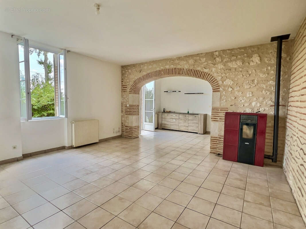 Secteur Temple sur Lot, en plein coeur du Lot-et-Garonne, proche de toutes les commodités, venez découvrir cette ravissante mais - photo 3