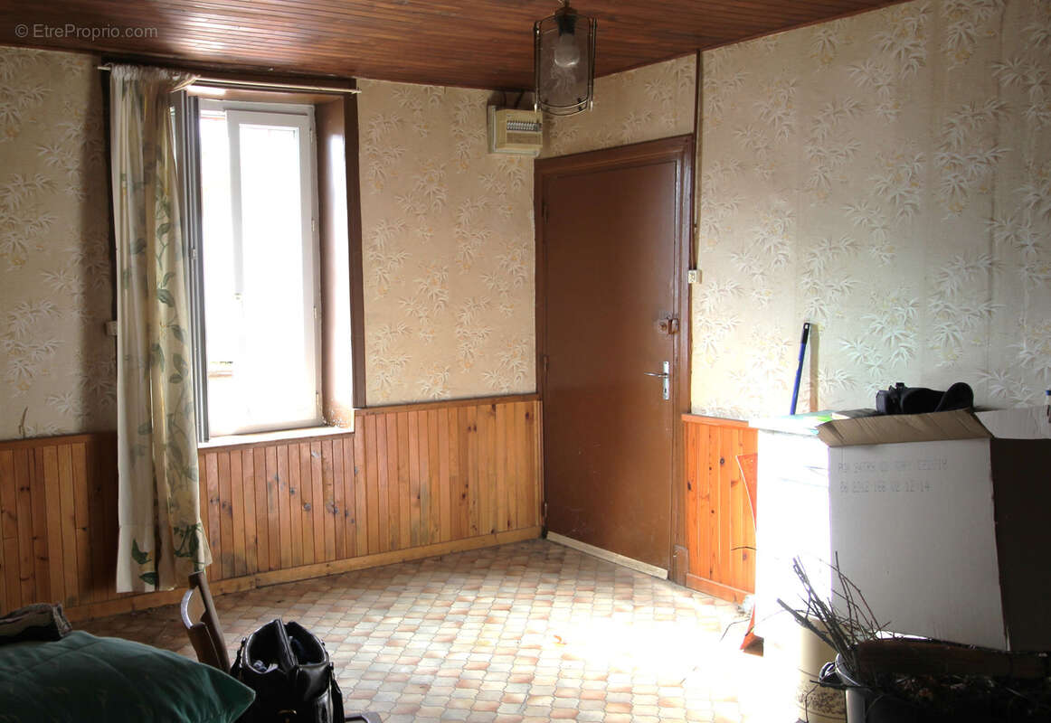 Maison à SAINT-MARTIN-LA-SAUVETE