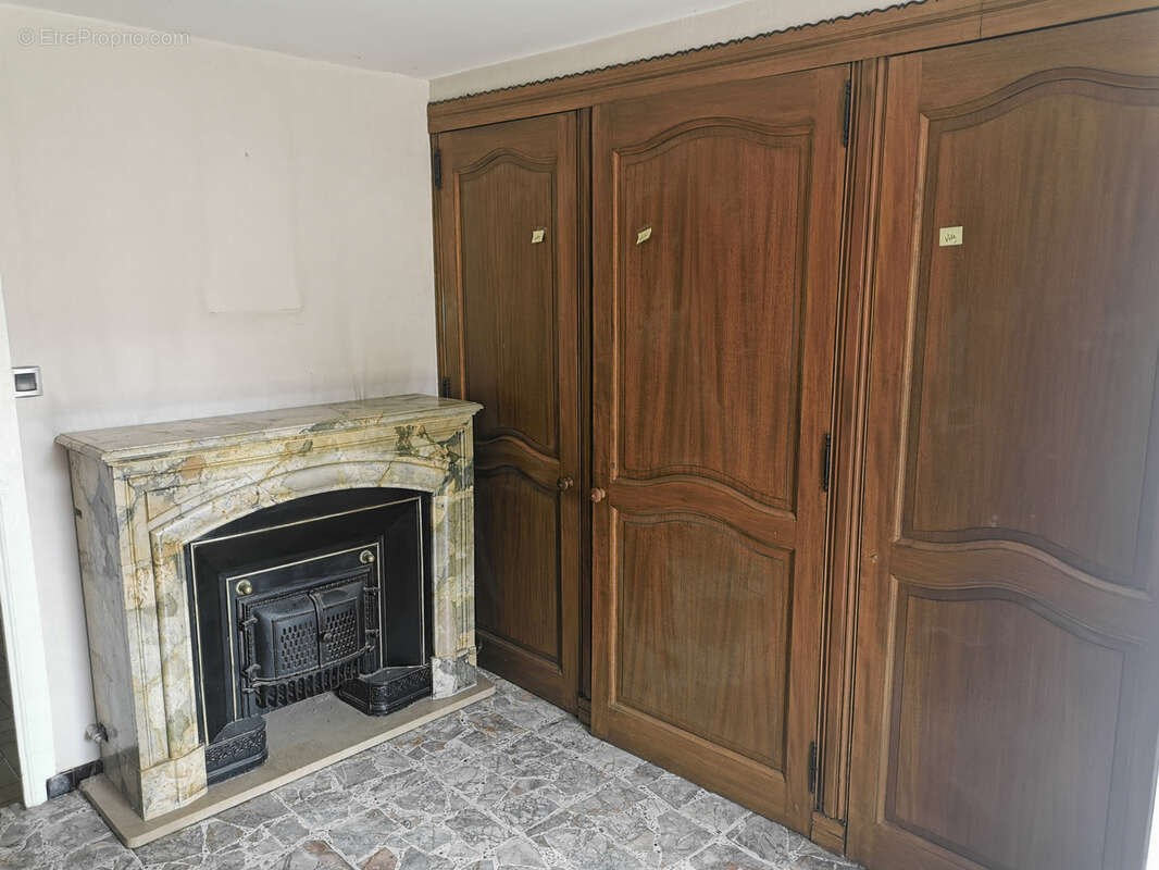 Maison à SAINT-BAUDILLE-DE-LA-TOUR